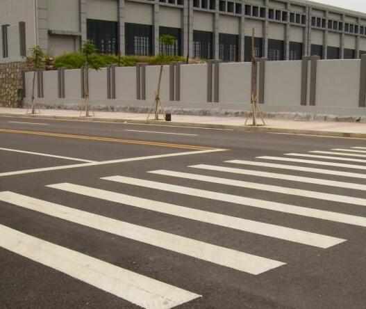 企業(yè)公司內(nèi)部道路地面怎么樣劃線？