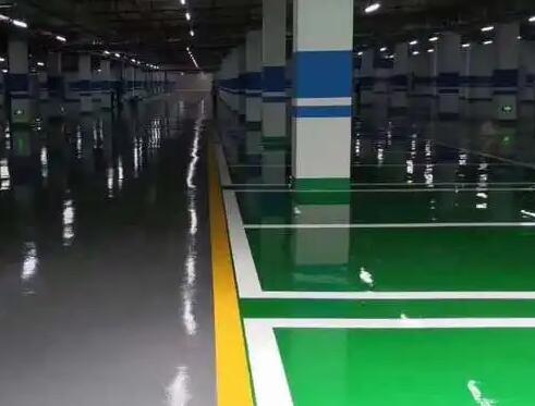 蘇州環(huán)氧地坪解析：地坪漆施工時怎么樣保護(hù)墻面、設(shè)備不被污染？