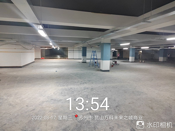 中穎工程昆山停車場劃線施工。