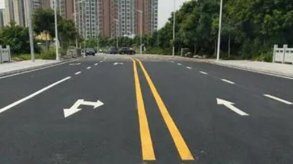 道路交通標(biāo)線寬度的具體尺寸是多少厘米？