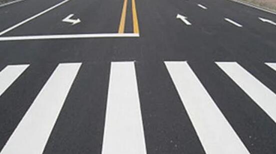 城市道路劃線(xiàn)需要專(zhuān)業(yè)資質(zhì)，確保交通有序與安全