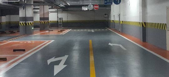 找江蘇中穎，專業(yè)車庫劃線施工隊，打造精致有序的停車場