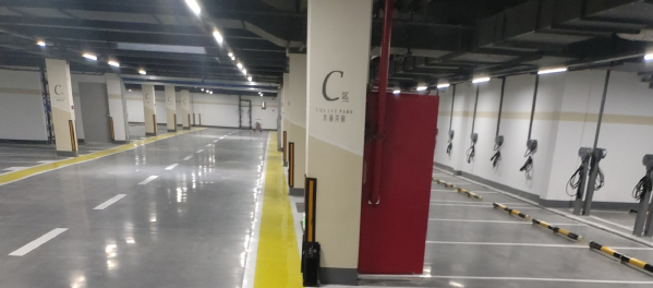 常州小區(qū)停車位劃線廠家？ 選擇江蘇中穎 